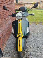 Vespa GTS 300, Fietsen en Brommers, Snorfietsen en Snorscooters, Ophalen, Gebruikt, Benzine, Vespa