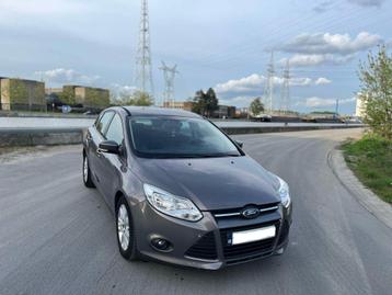 Ford Focus 1.6i Ti-VCT Euro5 Titanium Automaat Gekeurd, Autos, Focus, 4 portes, Entreprise, Carnet d'entretien