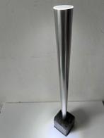 Design Paul Vaas alu op stenen voetje, Enlèvement