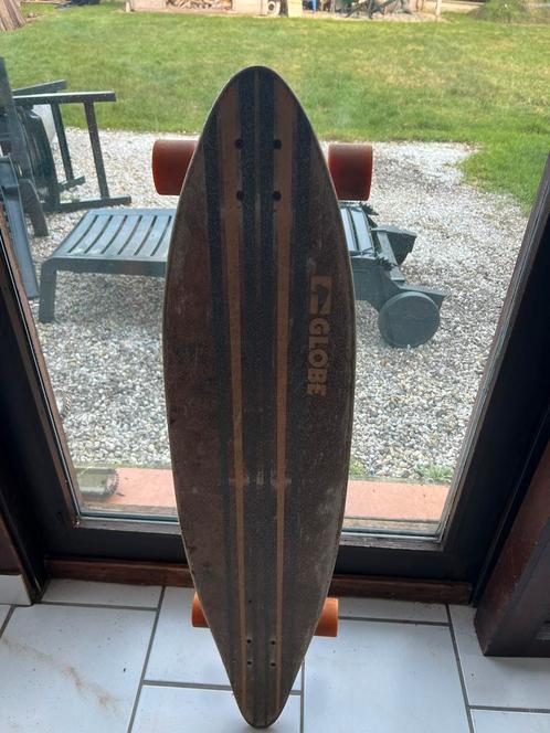 Longboard van GLOBE IN GOEDE STAAT, Sports & Fitness, Skateboard, Utilisé, Skateboard, Longboard, Enlèvement ou Envoi