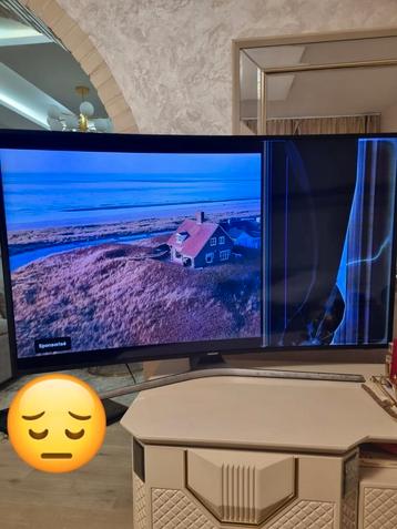 Samsung curved 49 pouces,  fonction très bien écran fissuré  beschikbaar voor biedingen