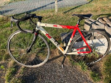 Racefiets dames (klein frame) beschikbaar voor biedingen