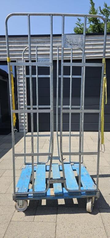 9 Rolcontainers in perfecte staat !!!! beschikbaar voor biedingen