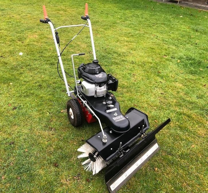 Veegmachine + sneeuwschuif & veegmachine op accu, Tuin en Terras, Veegmachines, Zo goed als nieuw, Ophalen