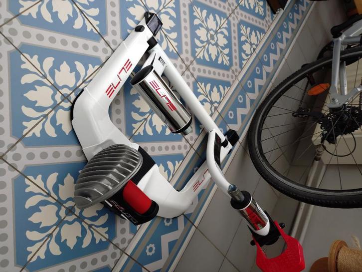 Elite Qubo Fluid fietstrainer, Sport en Fitness, Wielrennen, Zo goed als nieuw, Overige typen, Ophalen