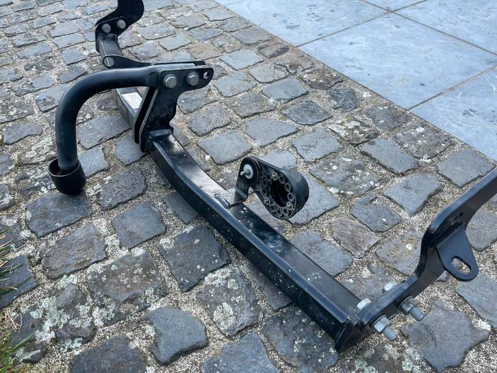 Attelage de remorque Peugeot 208 à hayon officiel Peugeot, Autos : Pièces & Accessoires, Attelages, Utilisé, Enlèvement