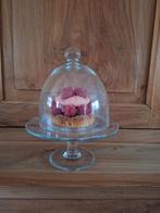 Kleine serveerschaal met stolp(alles glas) en kaarsentaartje, Enlèvement