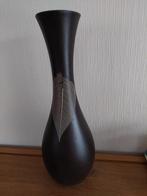 waterdichte vaas in donker hout met boomblad versierd, Huis en Inrichting, Woonaccessoires | Vazen, Overige materialen, Zwart