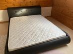 Bed, Huis en Inrichting, Slaapkamer | Bedden, 160 cm, Overige materialen, Zo goed als nieuw, Zwart