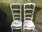 2  anciennes chaises de nourrice  décor papillons, Huis en Inrichting, Stoelen, Ophalen, Gebruikt, Twee, Wit