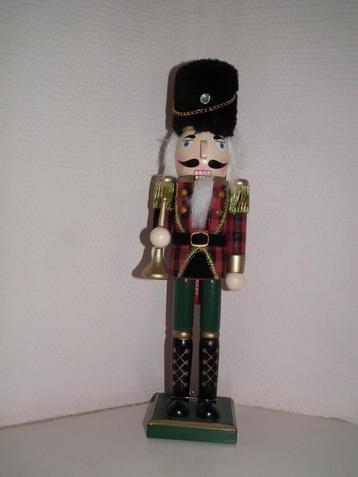 Houten notenkraker. Hoogte 39 cm (Decoris) beschikbaar voor biedingen