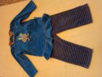 Blauwe pyjama van woody in velours stof, maat 86 of 18 maand, Kinderen en Baby's, Babykleding | Maat 86, Ophalen of Verzenden