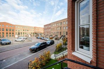 Te huur 3 kamer appartement Albaniëstraat, Almere beschikbaar voor biedingen