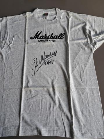 MARSHALL polo en T-shirt getekend.