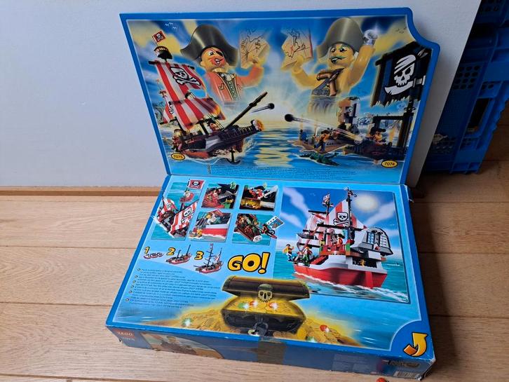 Lego 7075 lege doos + Lego ATV + piraat PM, Kinderen en Baby's, Speelgoed | Duplo en Lego, Zo goed als nieuw, Lego, Ophalen