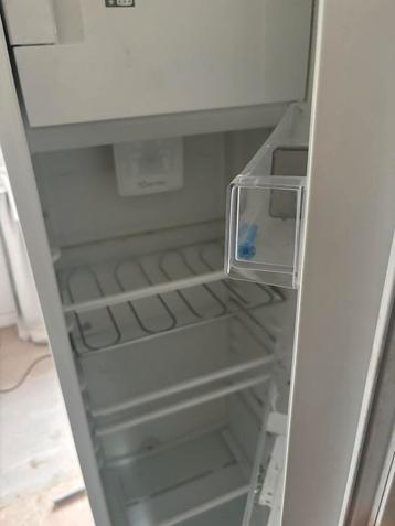 Inbouwkoelkast met diepvries, Elektronische apparatuur, Ophalen, Zo goed als nieuw