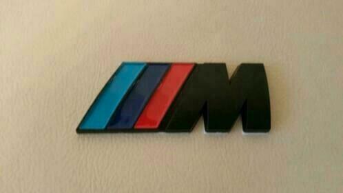 BMW Emblème/logo du coffre M 82 mm x 32 mm >noir/argent, Autos : Divers, Autocollants de voiture, Enlèvement ou Envoi