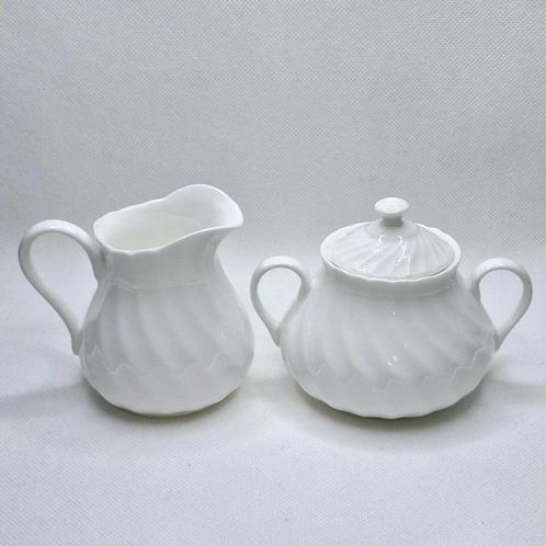 Wedgwood Candlelight - Set van melk en suikerpotje, Huis en Inrichting, Keuken | Servies, Zo goed als nieuw, Wedgwood, Porselein