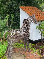 Te koop bol en paard in hoefijzers - decoratie voor de tuin, Jardin & Terrasse, Décoration murale de jardin, Comme neuf, Enlèvement