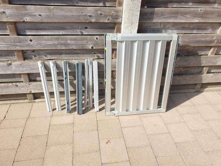 Traphekje Lindam Numi te koop, Kinderen en Baby's, Traphekjes, Zo goed als nieuw, Schroefhekje, Aluminium, 100 tot 115 cm, Ophalen