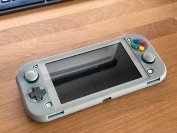 Nintendo Switch Lite + cover beschikbaar voor biedingen