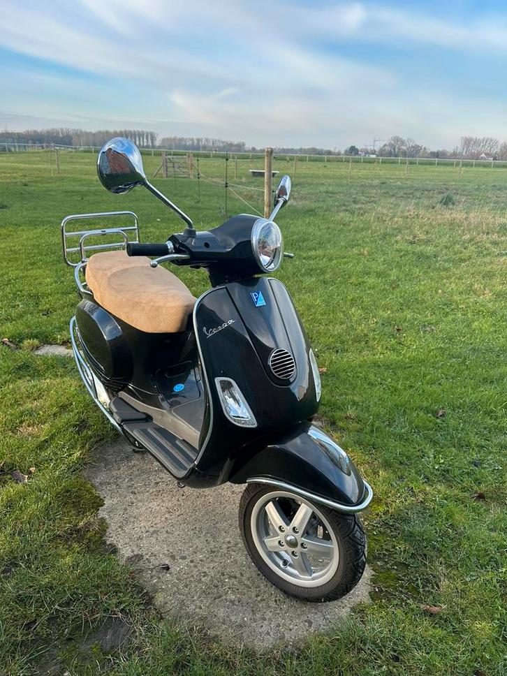 Vespa 125 LX, Fietsen en Brommers, Scooters | Vespa, Zo goed als nieuw, Vespa LX, Benzine, Ophalen
