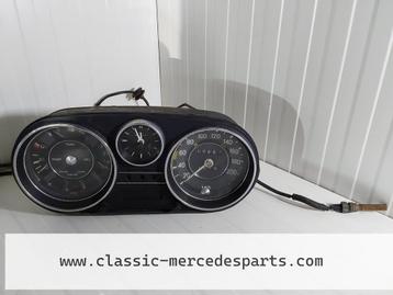 Tellerhuis / combi instrument Mercedes W114 / w114 coupe beschikbaar voor biedingen