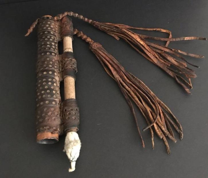 Ancienne sarbacane, début du XXe siècle - Cuir et bois, Antiquités & Art, Art | Art non-occidental, Enlèvement ou Envoi