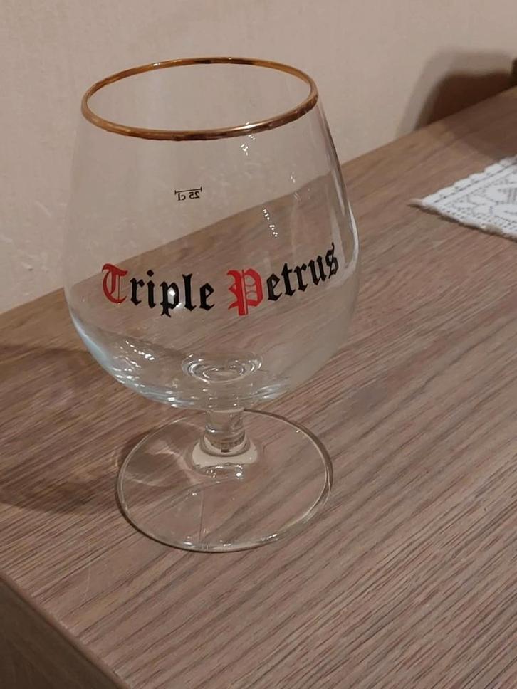 bierglas / Triple Petrus, Verzamelen, Glas en Drinkglazen, Zo goed als nieuw, Bierglas, Verzenden