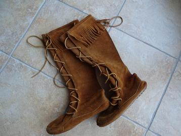 Minnetonka FRONT LACE KNEE HIGH BOOT bruine Veterlaarzen 38, Comme neuf, Brun, Minnetonka, Bottes hautes