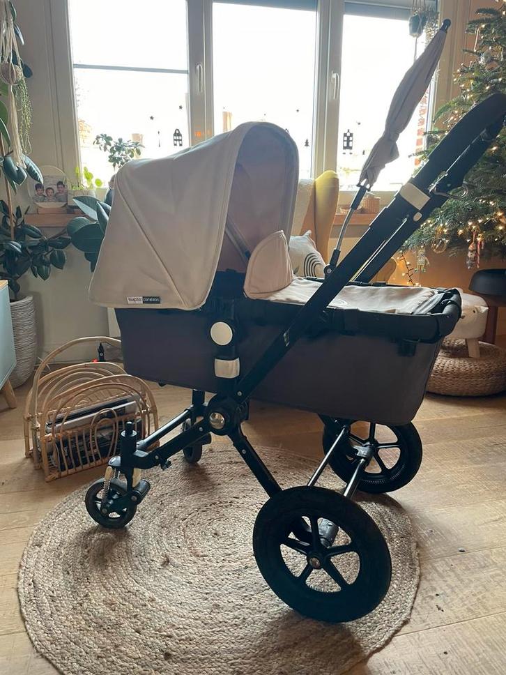 Bugaboo cameleon beige- grijs, Kinderen en Baby's, Kinderwagens en Combinaties, Gebruikt, Kinderwagen, Bugaboo, Met reiswieg, Verstelbare duwstang