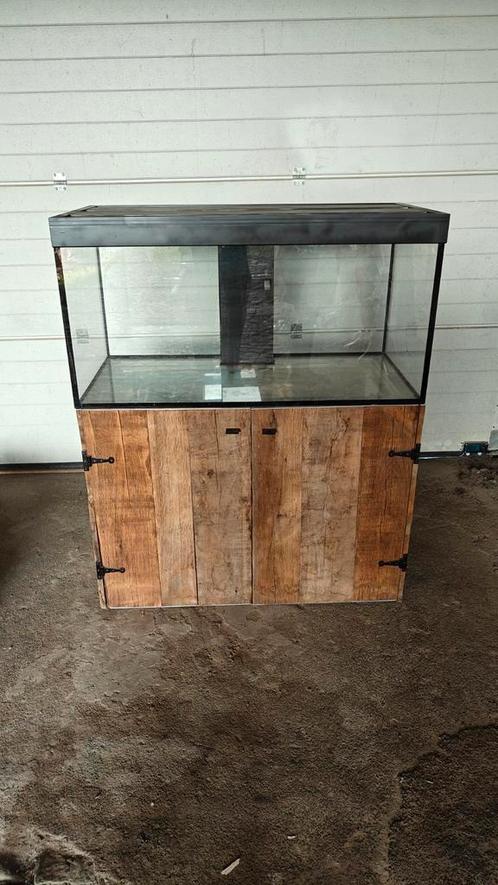 Grote aquarium met bioloog en kast met alu frame., Dieren en Toebehoren, Vissen | Aquaria en Toebehoren, Zo goed als nieuw, Ophalen of Verzenden