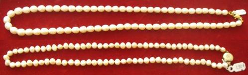 Colliers NEUFS perles rivière blanches + fermoir plaqué or, Handtassen en Accessoires, Kettingen, Nieuw, Steen of Mineraal, Wit