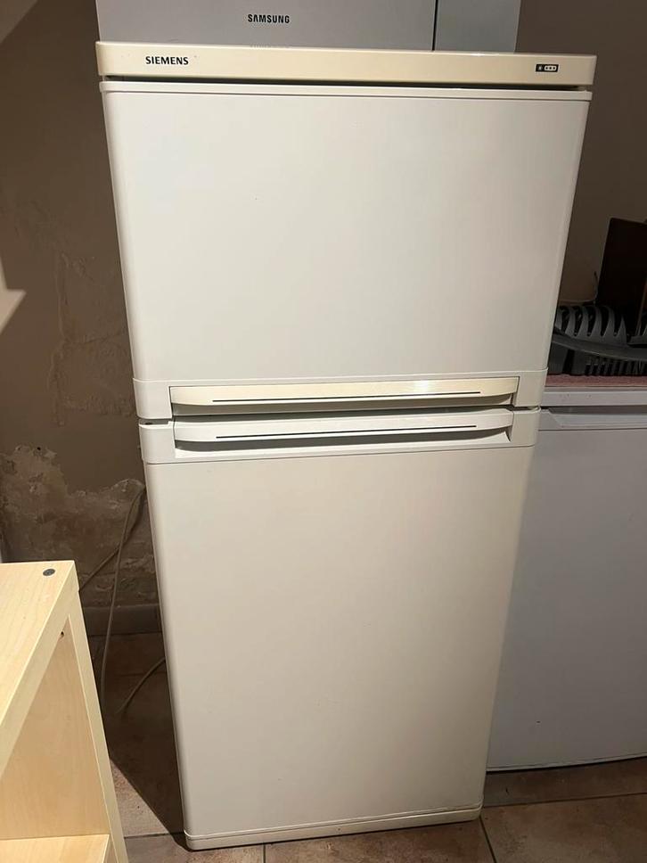 Siemens koelkast met vriesvak, Elektronische apparatuur, Koelkasten en IJskasten, Zo goed als nieuw, Met vriesvak, Ophalen