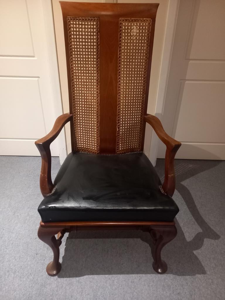 Antieke bureaustoel, Enlèvement