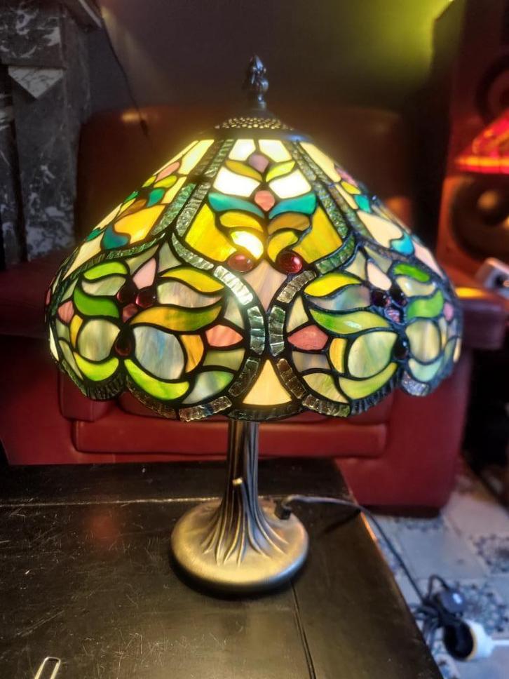 Polychrome Tiffany lamp, Huis en Inrichting, Lampen | Tafellampen, Zo goed als nieuw, Minder dan 50 cm, Glas, Metaal, Ophalen