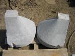 mooi koppel oude arduinen stootstenen,schamppalen, Ophalen