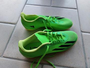 Adidas zaalvoetbal schoenen beschikbaar voor biedingen
