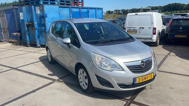 Opel Meriva  opel meriva  versnellingsbak (defect) maakt gel, Auto diversen, Ongevalwagen, Handgeschakeld, Benzine, Zilver of Grijs