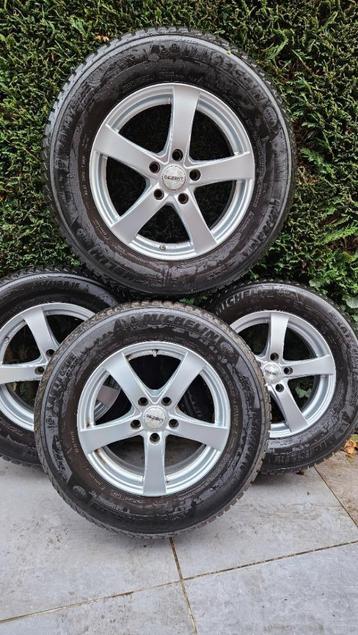 Pneus hiver sur jante beschikbaar voor biedingen