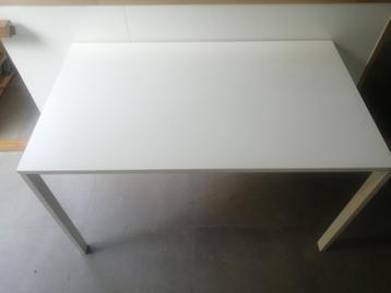 Table cuisine/ salle à manger blanche Melltorp Ikea