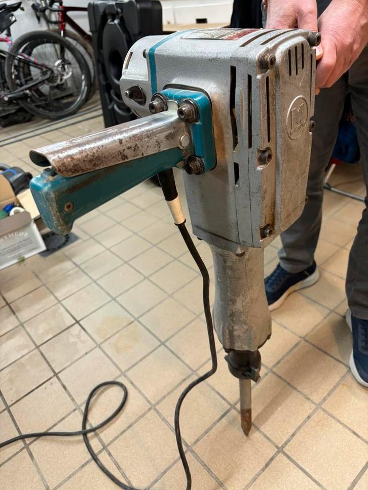 Marteau-piqueur Makita HM1400 – Pro, Doe-het-zelf en Bouw, Gereedschapskisten, Gebruikt, Ophalen