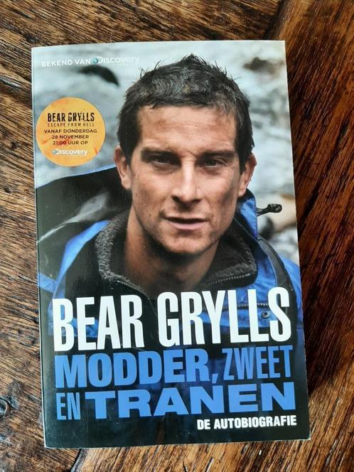 Bear Grylls - Modder, zweet en tranen, Livres, Biographies, Comme neuf, Enlèvement ou Envoi