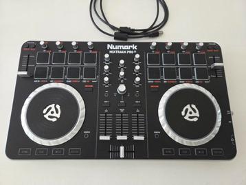 Numark Mixtrack Pro 2, Musique & Instruments, DJ sets & Platines, Enlèvement ou Envoi, Comme neuf, Numark