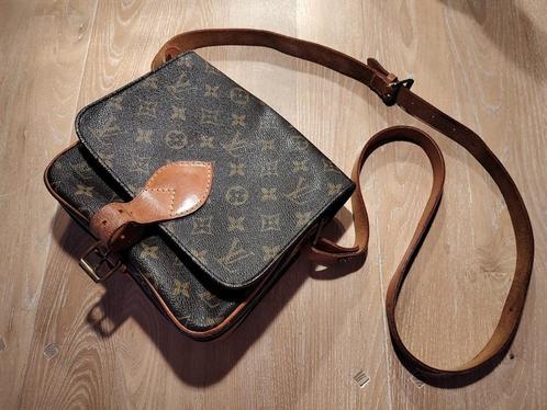 Louis Vuitton Cartouchière MM - Monogram Schoudertas, Handtassen en Accessoires, Tassen | Schoudertassen, Gebruikt, Overige merken