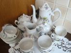 Porseleinen koffieservies. Baudour, Defuisseaux., Antiek en Kunst, Antiek | Servies compleet, Ophalen