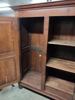 Grote antieken kast. Kwartier eik, Enlèvement