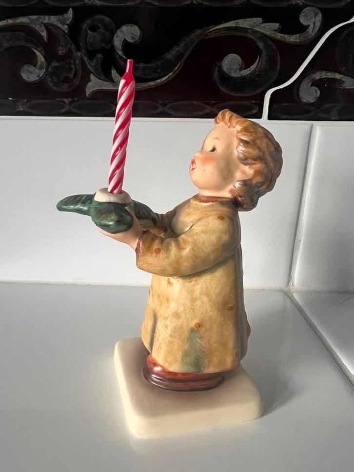 Hummel engel met kaarsje 13,5 cm nr 439 met originele doos, Verzamelen, Beelden en Beeldjes, Zo goed als nieuw, Hummel, Ophalen of Verzenden