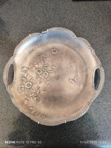 Decoratief bord van 92% tin beschikbaar voor biedingen