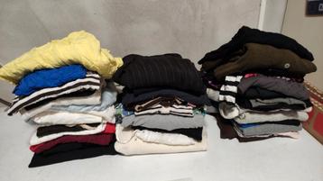 Grote doos vol met dameskleding maat s/m beschikbaar voor biedingen
